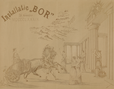 32838 Afbeelding van een zegekar en enkele klassieke figuren bij een tempel als illustratie van een presentielijst met ...